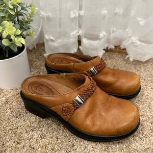 Ariat Deetan Women’s Leather Sport Equestrian Western Mule Clogs Cognac